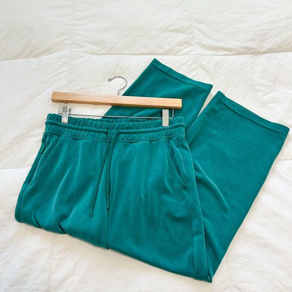 Athleta Seasoft Mid Rise Straight Crop Pants Green Small Petite - Picture 2 of 7